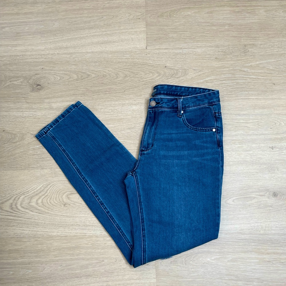 Reba Denim Jeans Womens Size 6 Blue in Color